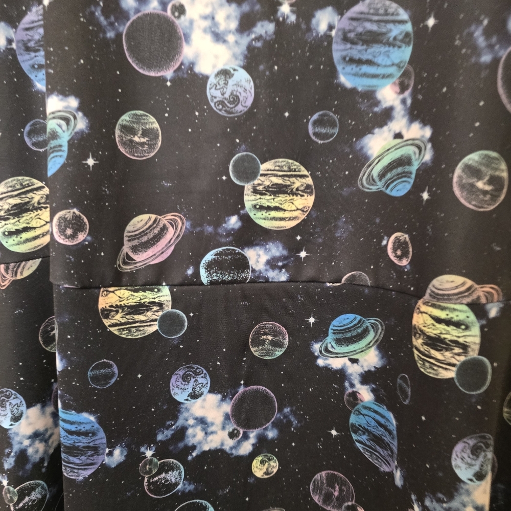 Hot Topic Cosmic Aura Dress, Womans Dress, 4 Planets Aop Tank Skater Dress, 1 - Picture 2 of 7
